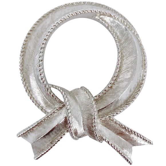 VTG Signed Trifari Ribbon Brooch Early 1970s Silver Tone Mid Century Style Pin - Picture 1 of 10